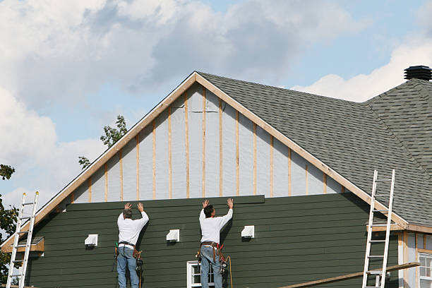 Professional Siding technician working in Nottingham, PA